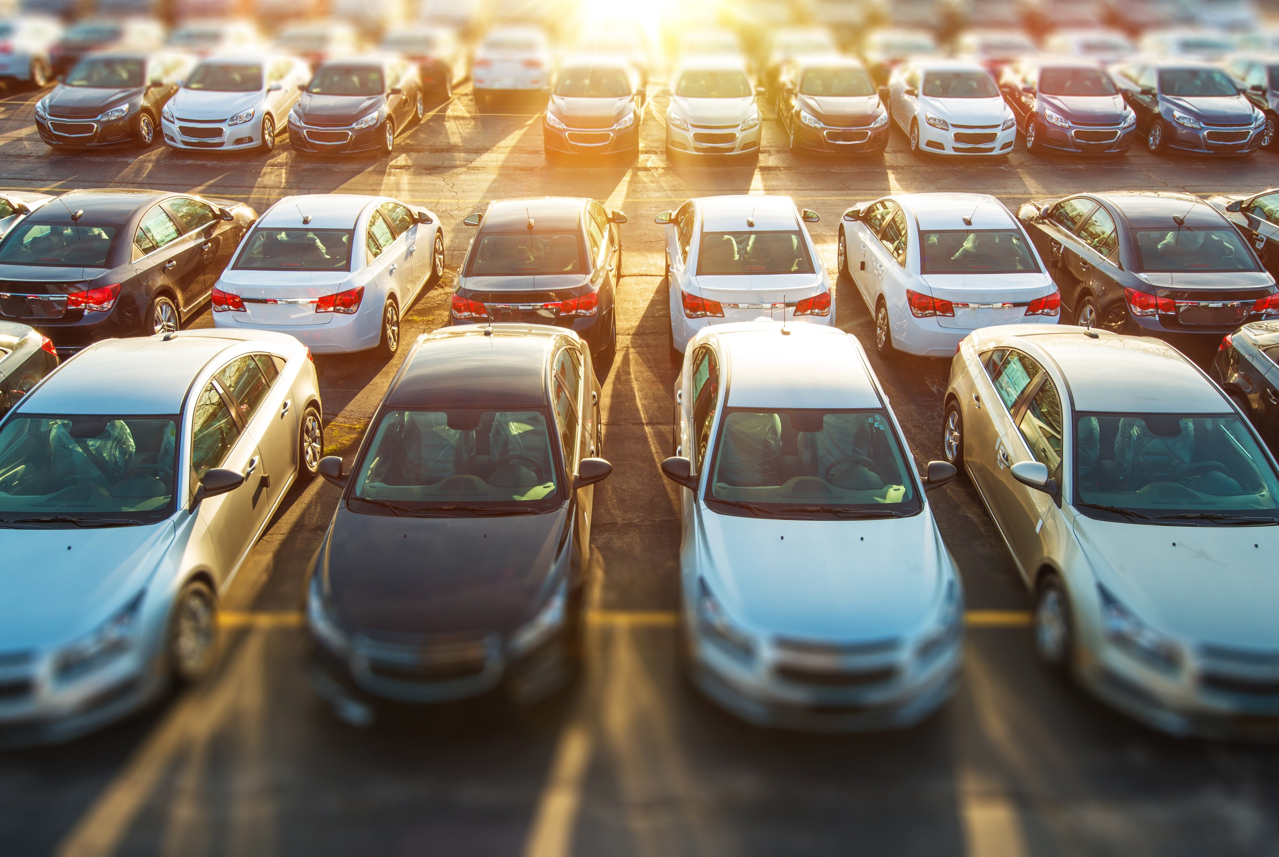 Car parking много машин. Много машин. Парк автомобилей. Стоянка машин. Автомобильный рынок.