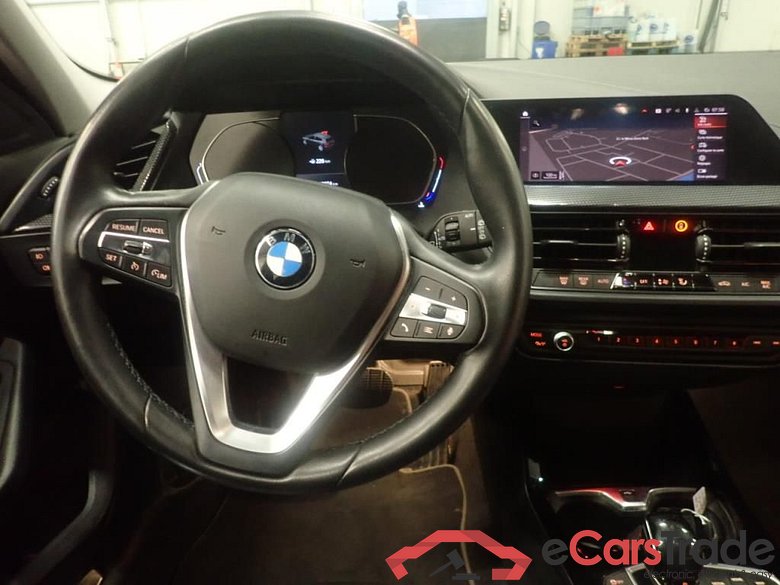 BMW 118 dA Sport Aut. 150Hp Virtual LED-Xenon Navi 1/2 Sport-Leather KeylessGo Klima PDC ... #3