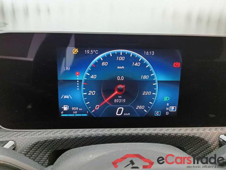 Mercedes-Benz CLA CLA 180 d DCT Business Solution 4d #6