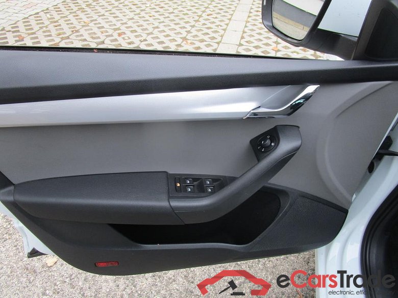 Skoda Octavia Combi Skoda Octavia (kifutó) Combi Clever 2.0 CR TDI DSG 150 LE 5d #3