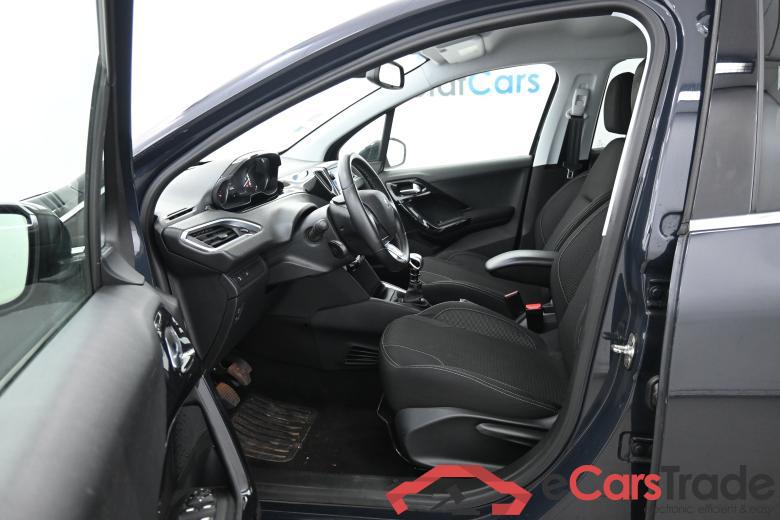 Peugeot 208 1.2 Puretech Allure Navi Sport-Seats Klima PDC ... #5