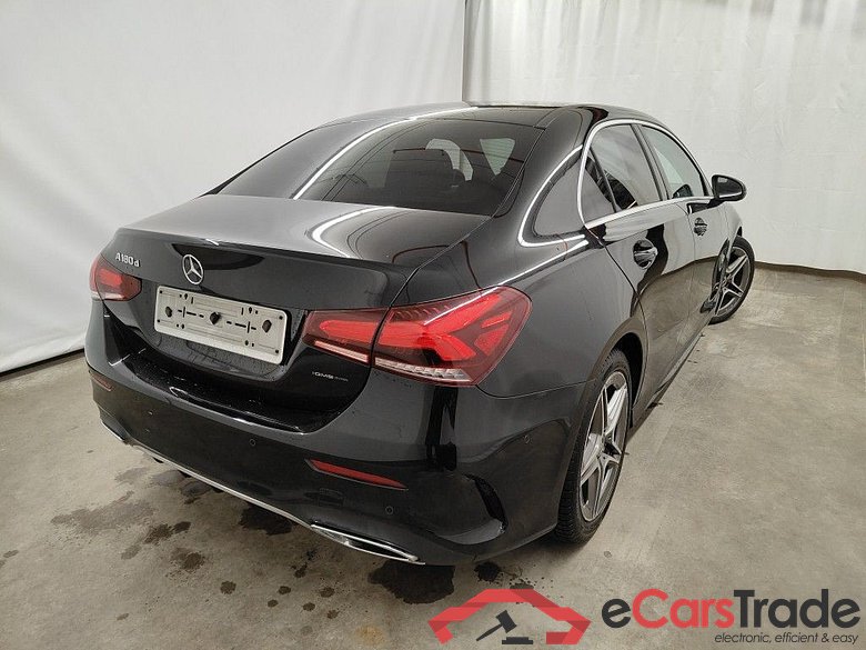 Mercedes A 180d AMG Aut. LED-Xenon Widescreen Navi Sport-Leather-Alcantara KeylessGo Klima PDC ... #3