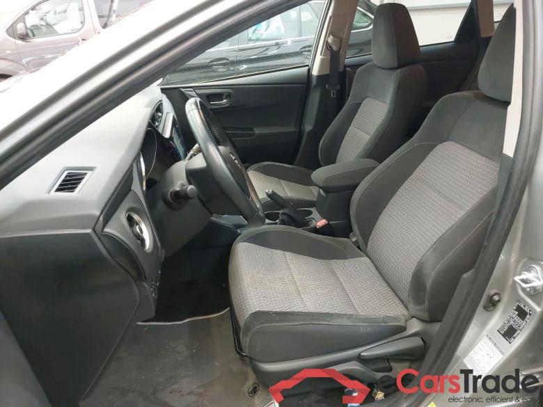 Toyota 1.8 HYBRID 136 CVT AUTO COLLECTION TOYOTA Auris / 2015 / 5P / Berline 1.8 HYBRID 136 CVT AUTO COLLECTION #6