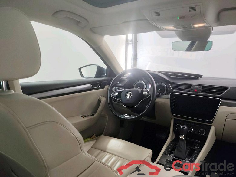 SKODA SUPERB COMBI DIESEL - 2019 2.0 CR TDi Style DSG Safety Corporate Plus Premium 2 #5