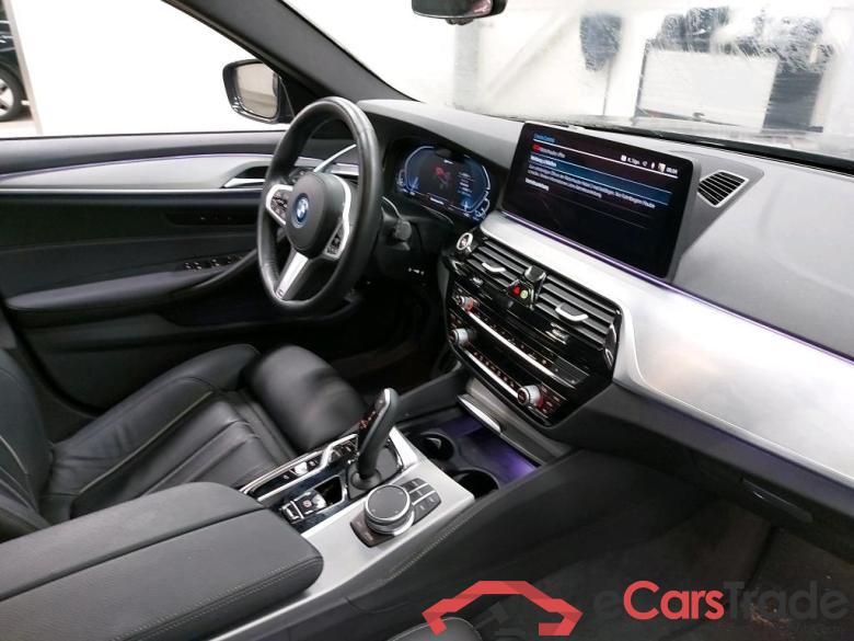 BMW - BMW 5 TOURING 530e 292PK xDrive M Sport Pack First Class & Driving Assistant Professional & Adaptive Suspension & Laser Lights   * HYBRID * #3