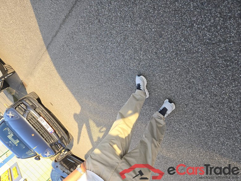 PORSCHE Macan Macan (MY23) #3