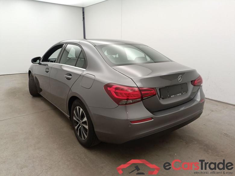 Mercedes-Benz A-Klasse Limousine A 180 d DCT Business Solution 4d #3