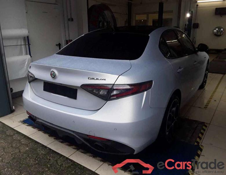 Alfa_romeo Competizione Q4 GIULIA #4