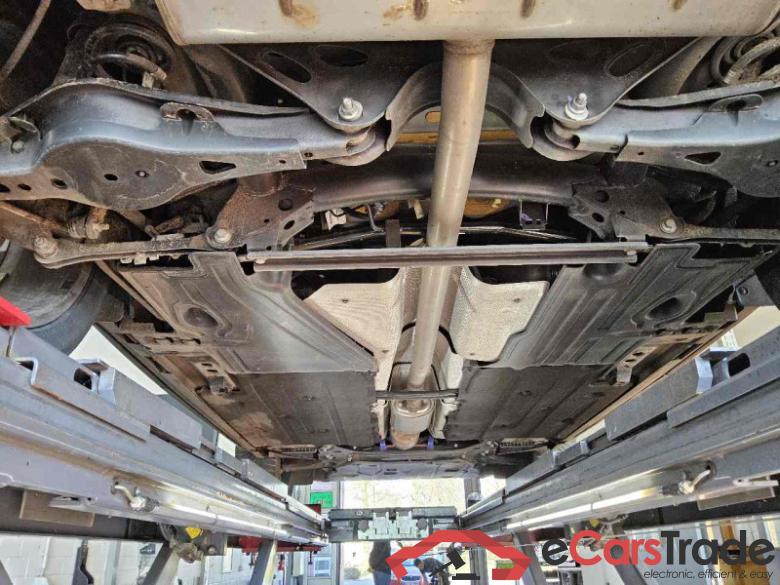 Volvo XC40 (2017->) DE - SUV5 B4 2WD EU6d, R-Design (EURO 6d), 2020 - 2022 #5