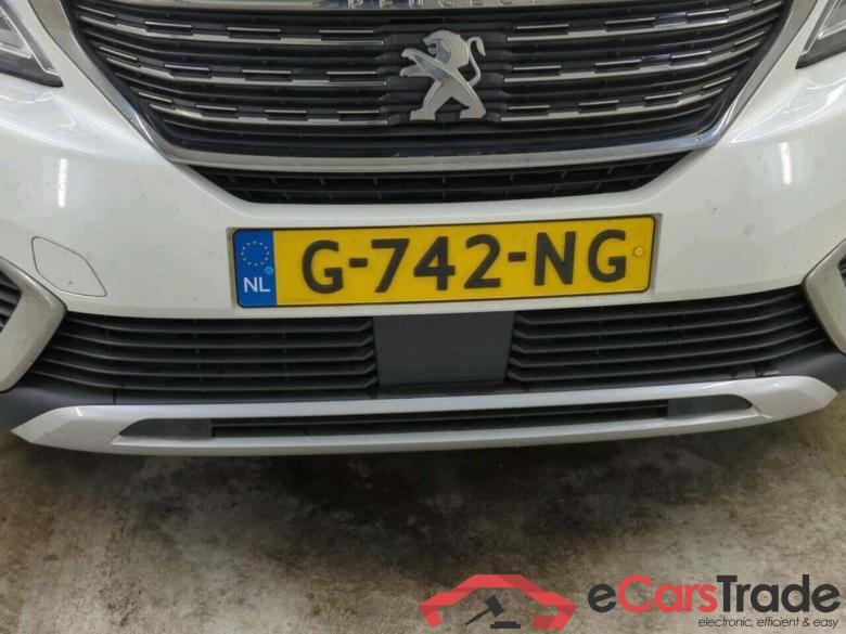 PEUGEOT 5008 1.2 PureTech Allure #4