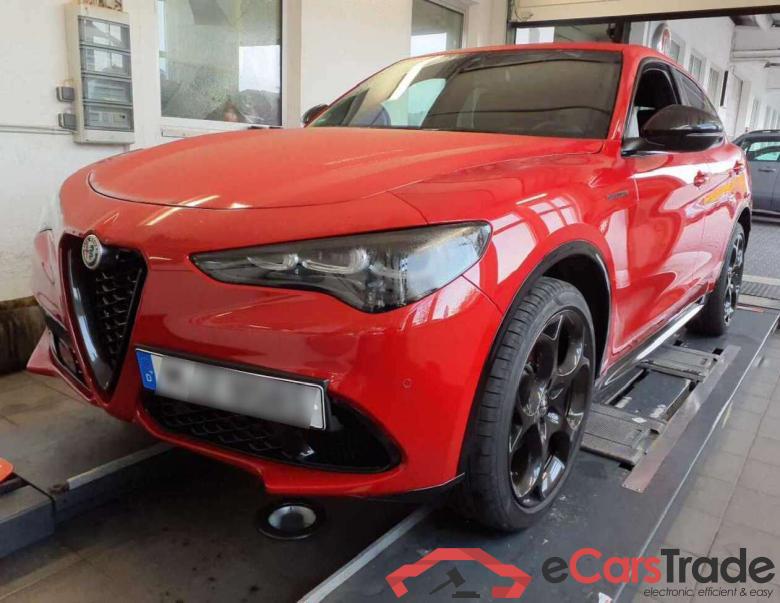 Alfa_romeo Competizione Q4 STELVIO #1