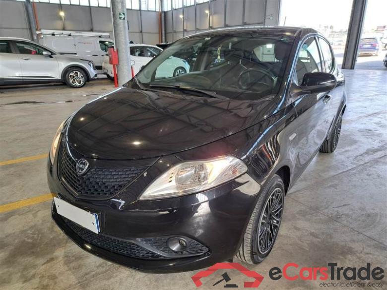 Lancia HYBRID GOLD LANCIA YPSILON ECOCHIC / 2015 / 5P / BERLINA 1.0 70CV FIREFLY HYBRID SeS GOLD #1