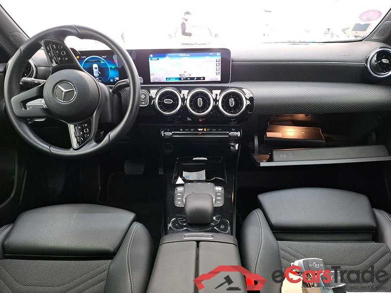 Mercedes A 200 Business Line 7G-DCT MERCEDES-BENZ Classe A Compact / 2018 / 5P / Berline A 200 Business Line 7G-DCT #5