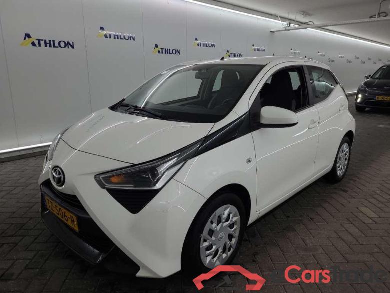 TOYOTA Aygo 1.0 VVT-i x-play 5D 53kW #1