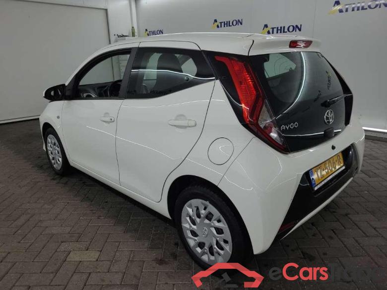 TOYOTA Aygo 1.0 VVT-i x-play 5D 53kW #4