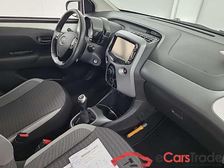 TOYOTA Aygo 1.0 VVT-i x-play 5D 53kW #6