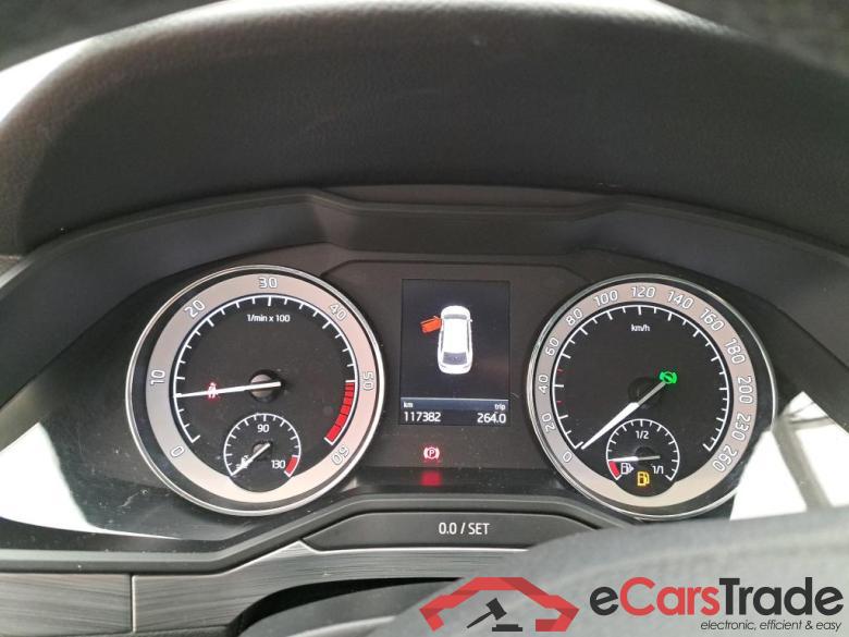 Skoda 1.6 TDI SCR 120 DSG7 Business Superb Combi Business 1.6 TDI 120CV BVA7 E6 #6
