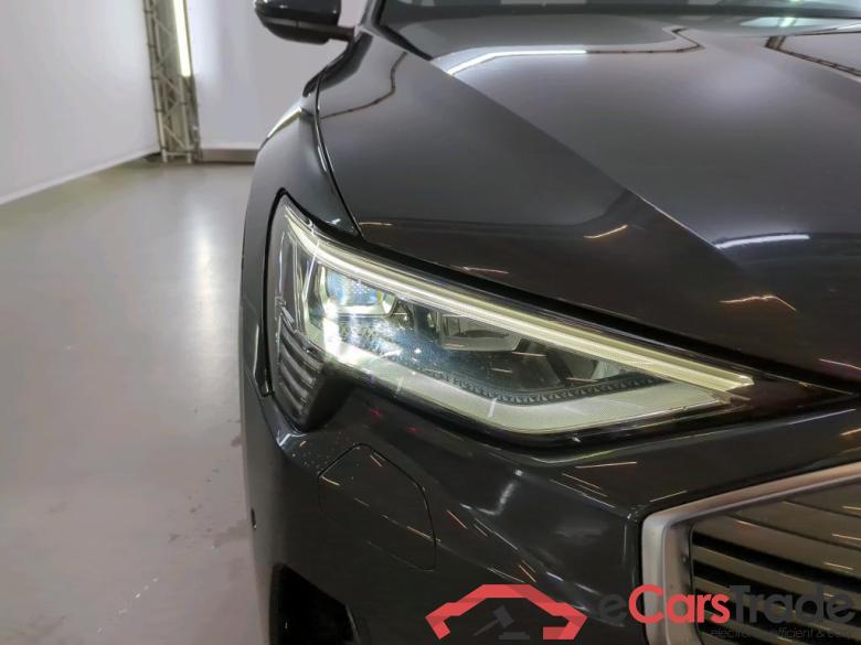 AUDI e-tron  #4