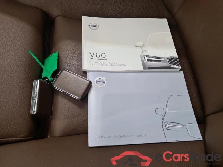 Volvo V60 '18 Volvo V60 Recharge T6 AWD Automaat Inscription 5d #4