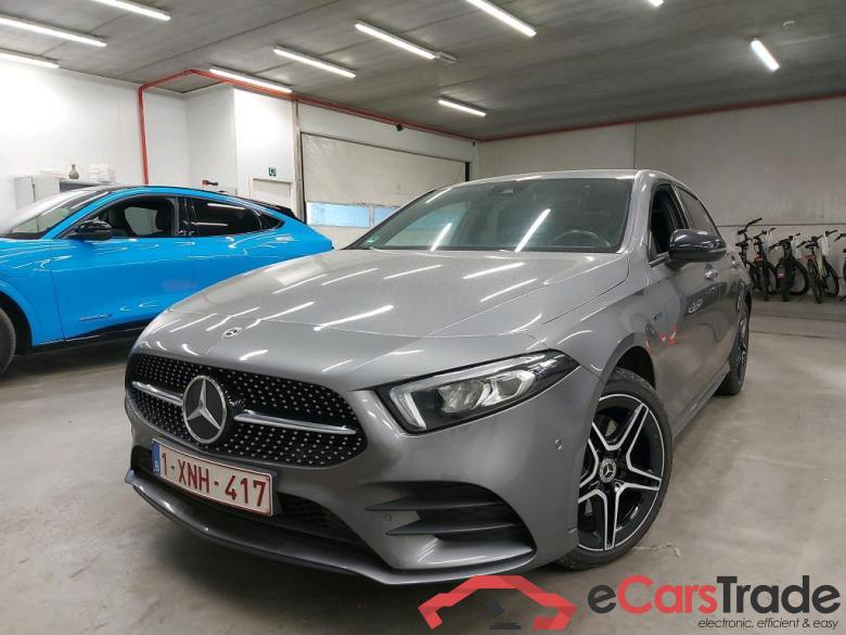 MERCEDES - MER A 250 e 218PK DCT AMG Line & Premium Pack & Night & Smartphone Integration  * HYBRID * #1