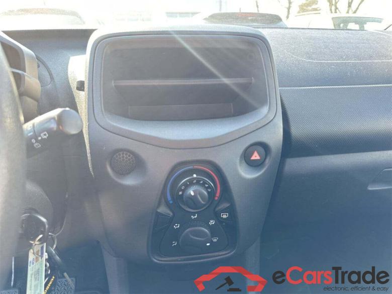 TOYOTA Aygo 1.0 VVT-i x #6