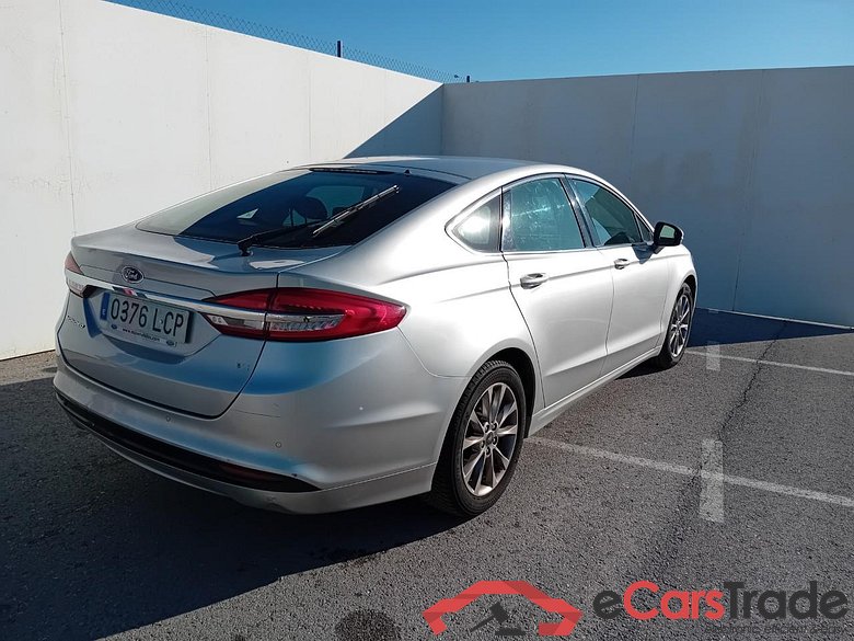 Ford 2.0 TDCi 110kW (150CV) Titanium 235 FORD Mondeo / 2014 / 5P / berlina con portón 2.0 TDCi 110kW (150CV) Titanium 235 #2