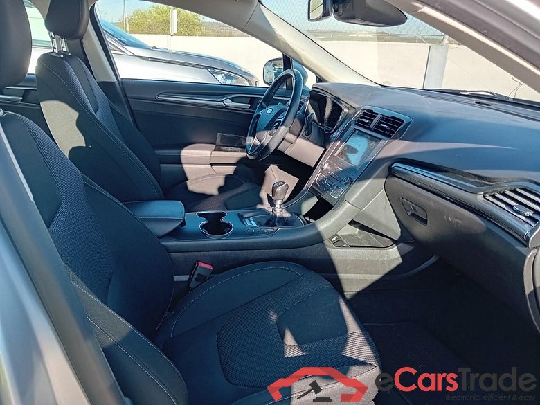 Ford 2.0 TDCi 110kW (150CV) Titanium 235 FORD Mondeo / 2014 / 5P / berlina con portón 2.0 TDCi 110kW (150CV) Titanium 235 #6