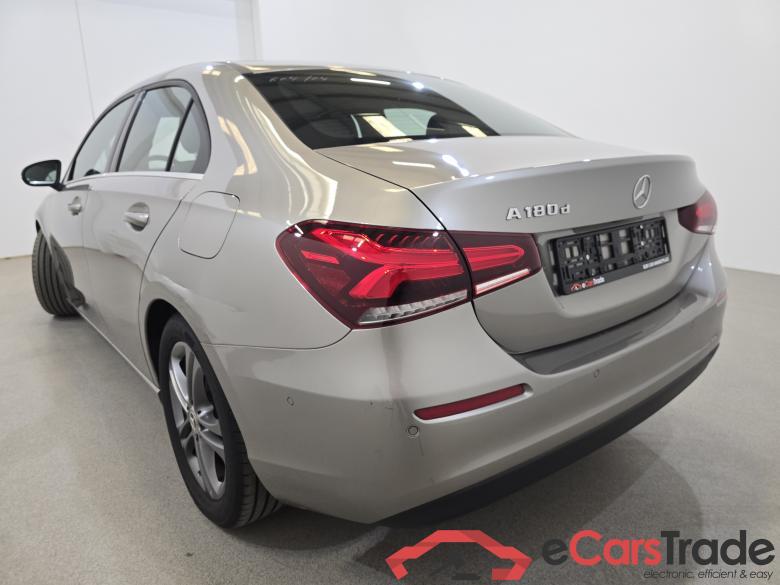 Mercedes A 180d Limousine Aut. LED-Xenon Widescreen Navi 1/2 Sport-Leather KeylessGo Camera Klima PDC ... #6