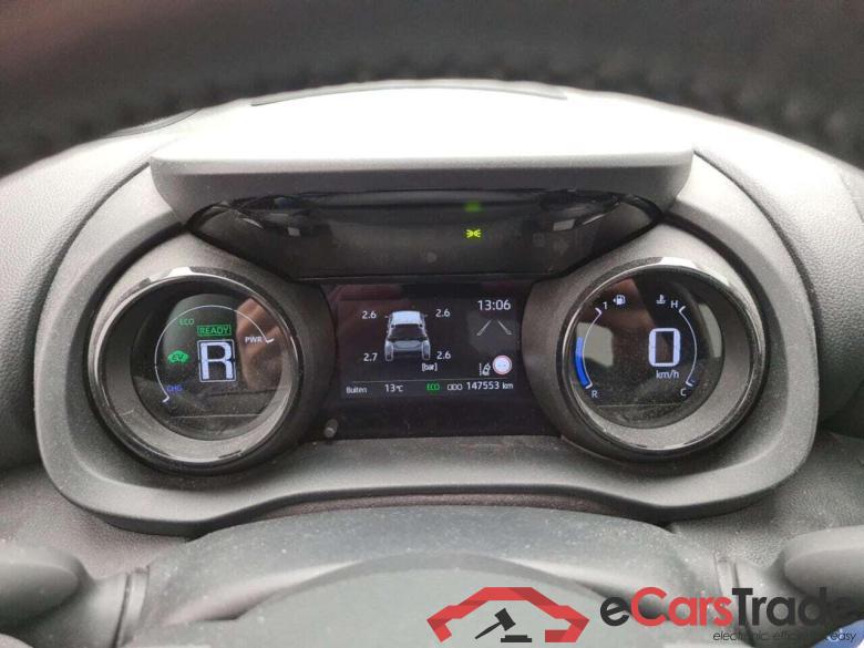 TOYOTA Yaris 1.5 Hybrid Executive CVT #5
