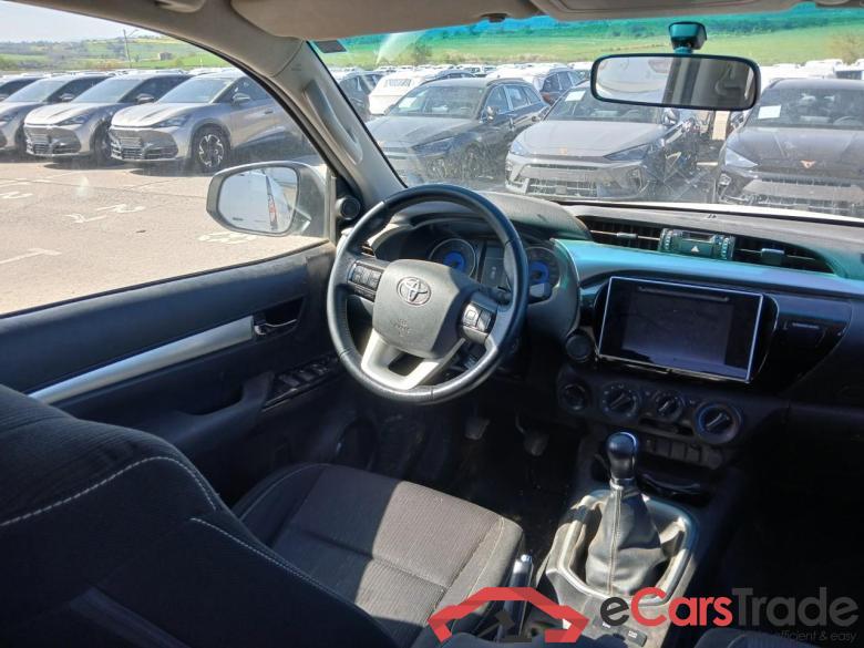 Toyota 2.4 D-4D Cabina Doble VX TOYOTA Hilux / 2016 / 4P / pickup 2.4 D-4D Cabina Doble VX #3