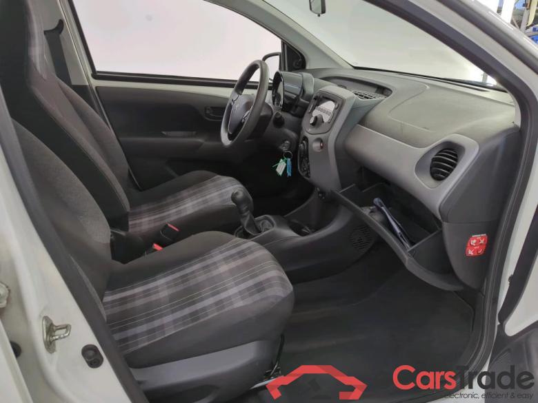Peugeot 108 '14 Peugeot 108 TOP! Active 1.0 e-VTi 72pk 5d #3