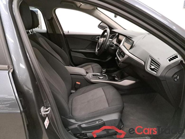 BMW - BMW 1 HATCH 118iA 136PK Advantage Pack Business & Live CockPit Plus & PDC Front & Rear  * PETROL * #3