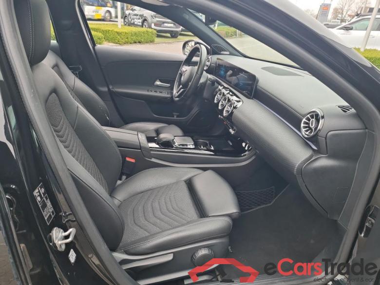 MERCEDES - MER A 180 d 116PK DCT Launch Edition Pack Premium & Mbux Augmented Nav & Harman Kardon & Pano Roof  116PK 5d/p AUT #3