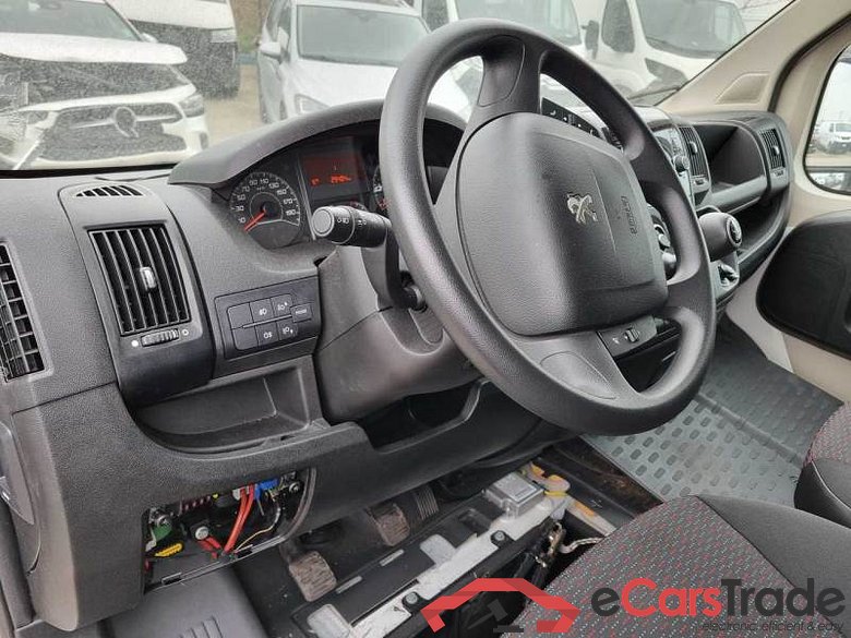 Peugeot 79 PEUGEOT BOXER / 2014 / 4P / FURGONE 335 L2H2 2.0 BLUEHDI 130CV #3