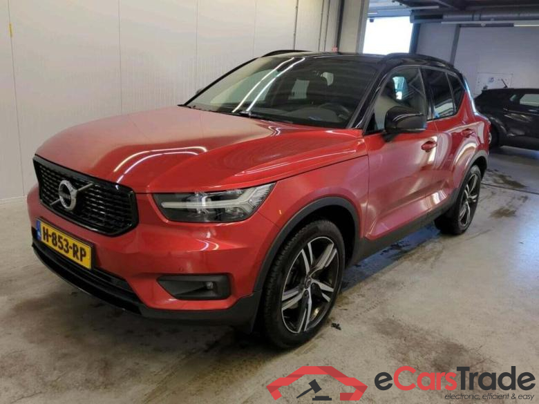 VOLVO XC40 2.0 T4 R-Design