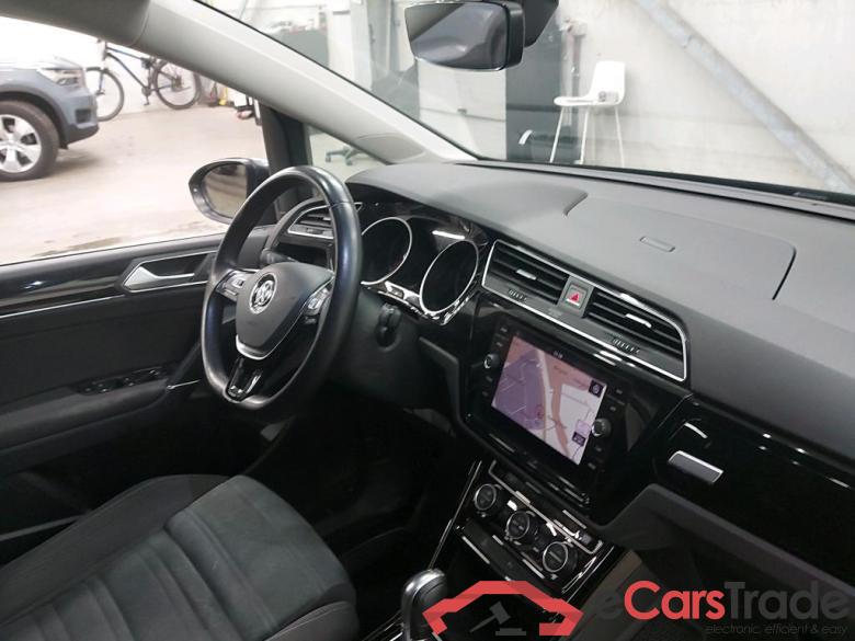 VOLKSWAGEN - VW  TOURAN TDi 11PK DSG Highline Pack Business & Side Assist & Easy Open & Camera Assist & Powered Foldable Trailer Hook #3