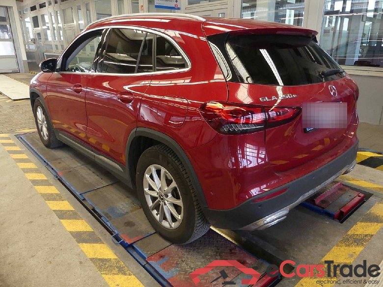 Mercedes GLA ´20 GLA -Klasse GLA 250 e (247.786) 1.3 160KW AT8 E6d #3