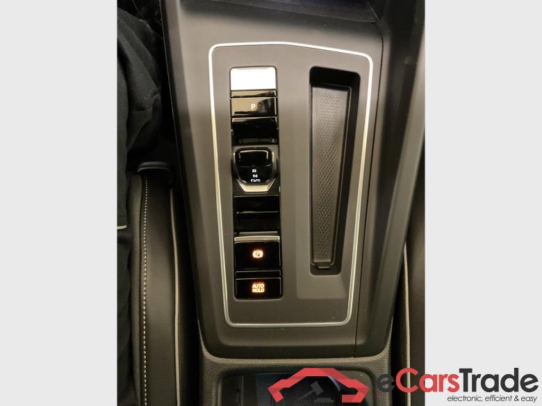 VOLKSWAGEN Golf VIII Golf 1.5 eTSI R-Line OPF DSG #5