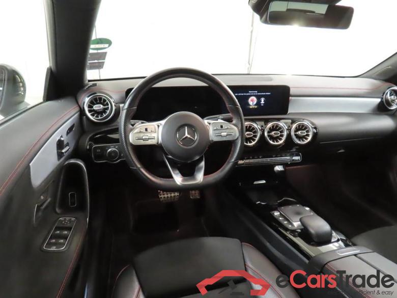 MERCEDES-BENZ CLA Shooting Brake 200 Bns Sol. AMG #3