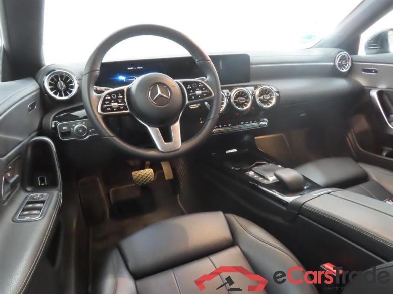 MERCEDES-BENZ CLA Shooting Brake 200 d Bns Sol. Lux. #3