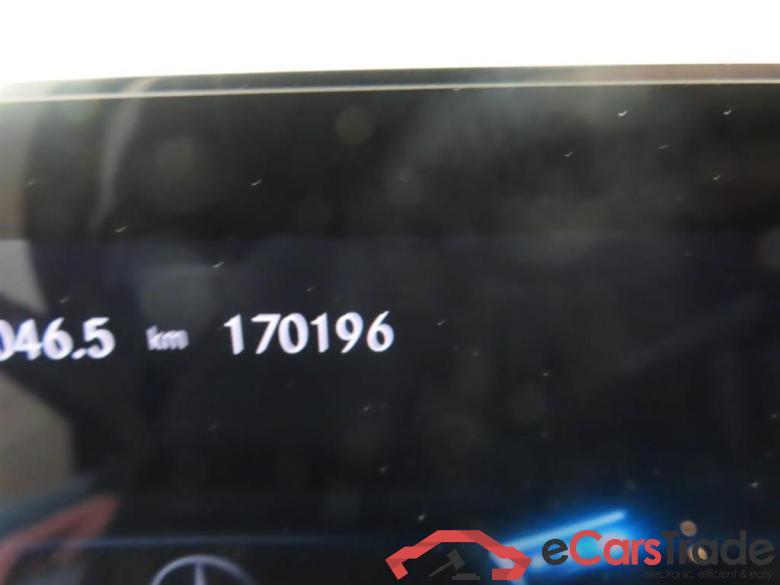 MERCEDES-BENZ CLA Shooting Brake 200 d Bns Sol. Lux. #4