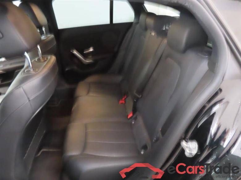 MERCEDES-BENZ CLA Shooting Brake 200 d Bns Sol. Lux. #6