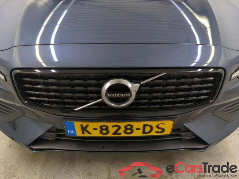 VOLVO V60 2.0 B3 Momentum #4