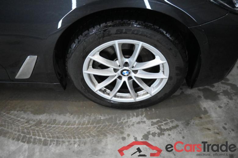 BMW 5-Serie Touring ´16 Baureihe 5 Touring 520 d 2.0 140KW AT8 E6d #3
