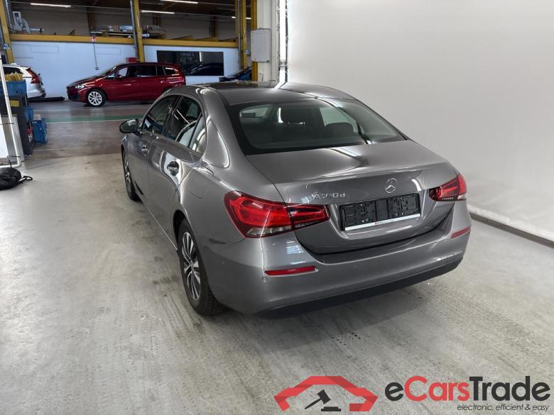 MERCEDES-BENZ A-Klasse 2.0 A 180 D BUSINESS SOLUTION DCT #3