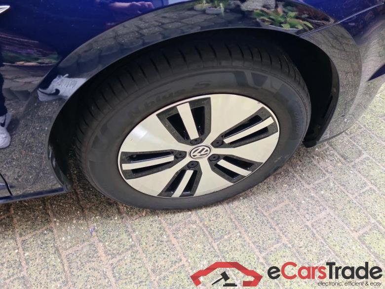 VOLKSWAGEN e-Golf  #6