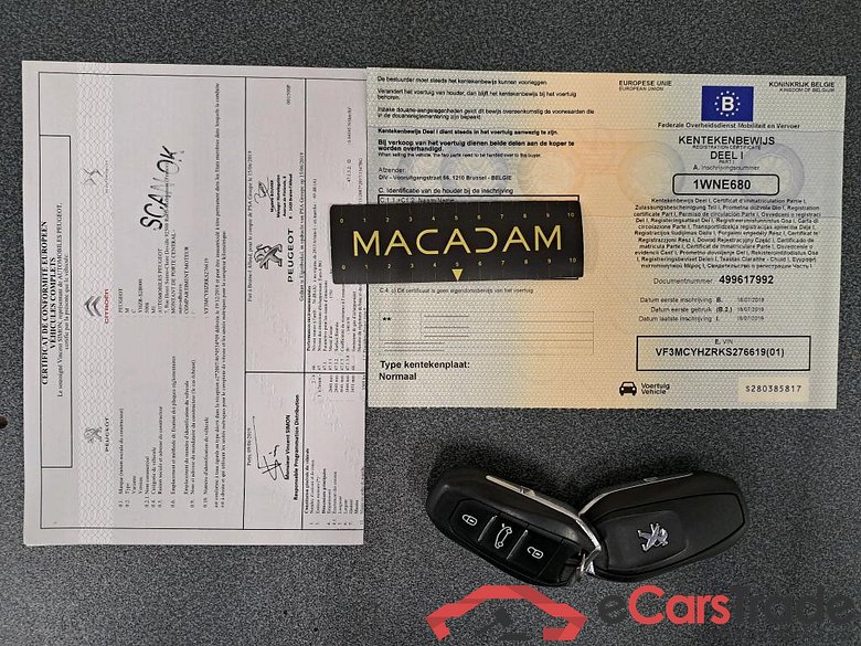 PEUGEOT - PEU 5008 BlueHDi 130PK EAT8 GT Line Pack Electric & Massage & VisioPark II & Two Removable Seats & Drive Assist & Safety Plus & Pano Roof #4