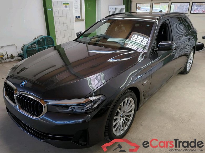 BMW 5-Serie Touring ´16 Baureihe 5 Touring 530 e xDrive 2.0 215KW AT8 E6d #1