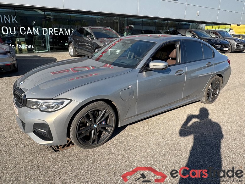 BMW 330 330eAS PHEV #1