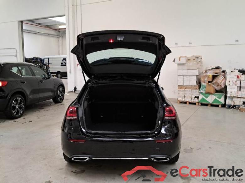 Mercedes 45 MERCEDES-BENZ CLASSE A / 2018 / 5P / BERLINA A 200 D AUTOMATIC SPORT #5